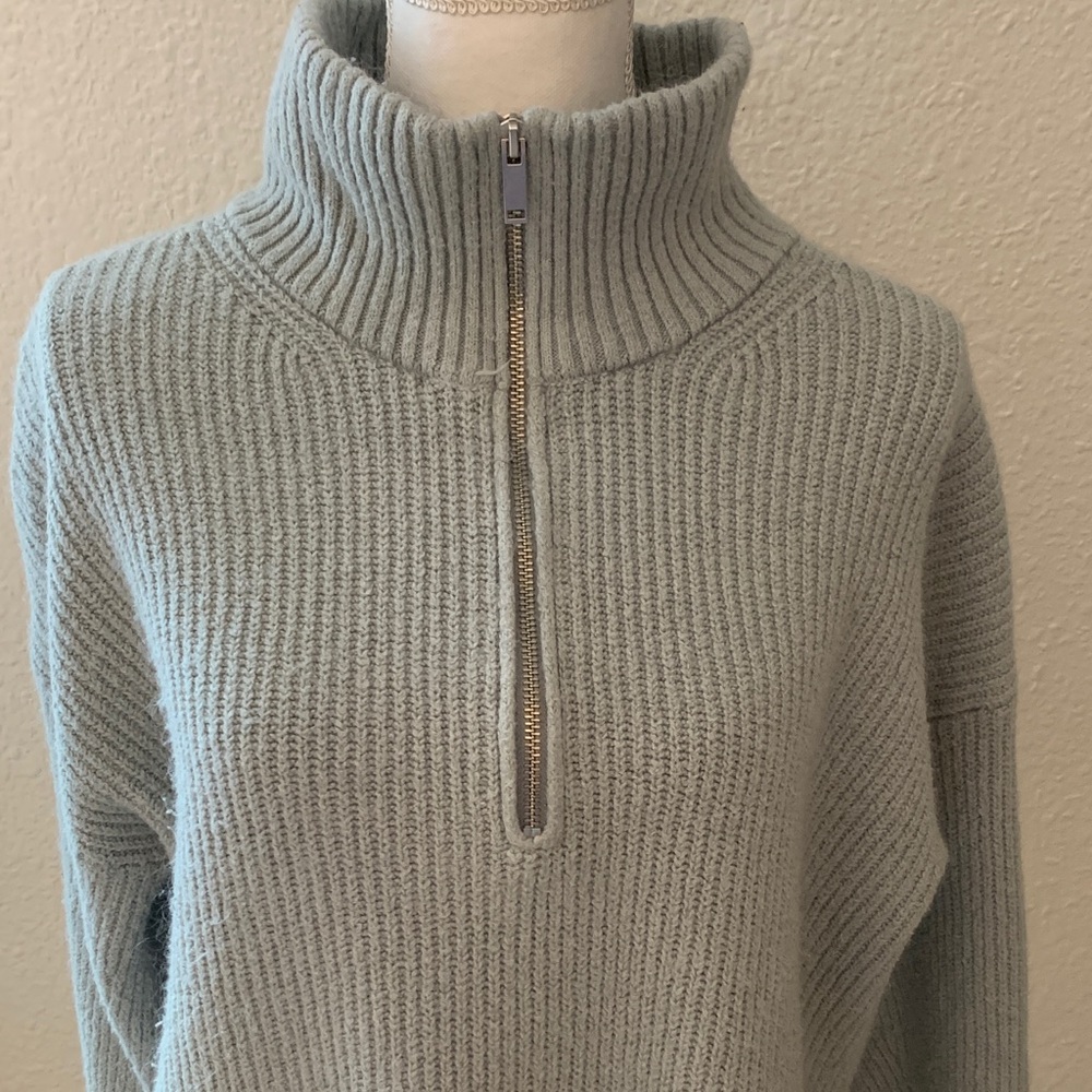 Old Navy women’s medium Cozy Gray Women's Sweater